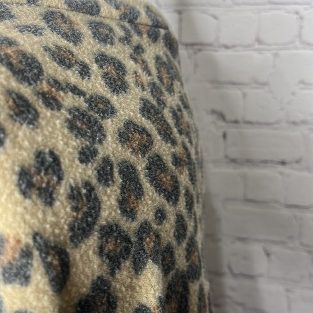Gaze Leopard Print Super Soft Crop Sweater - Picture 4 of 8